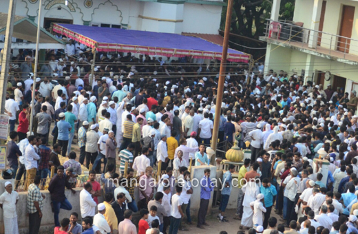 Basheer body being taken to Kulur mosque